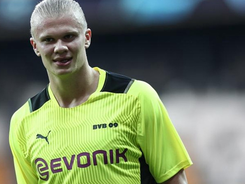 记者：申花将给球员放短假，12月2日重新集中备战广岛三箭（申花为球员安排短假，球队将于12月2日再度集结备战广岛三箭）