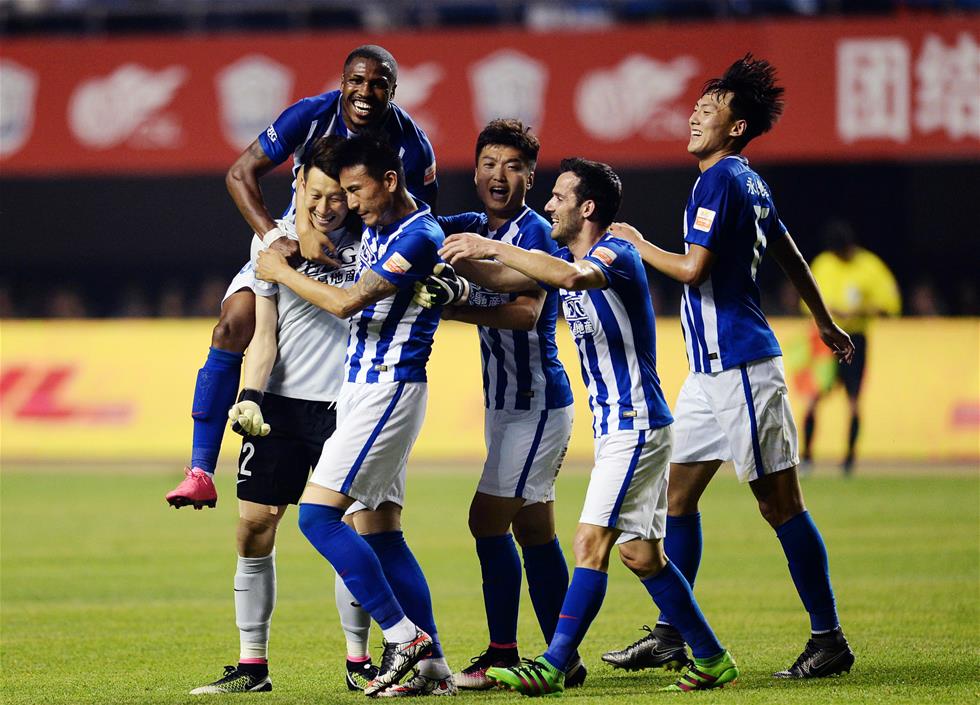 马德里足协举办第35届年度颁奖典礼，马塞洛、卡西等人出席（第35届马德里足协年度颁奖盛典举行，马塞洛、卡西利亚斯等出席）