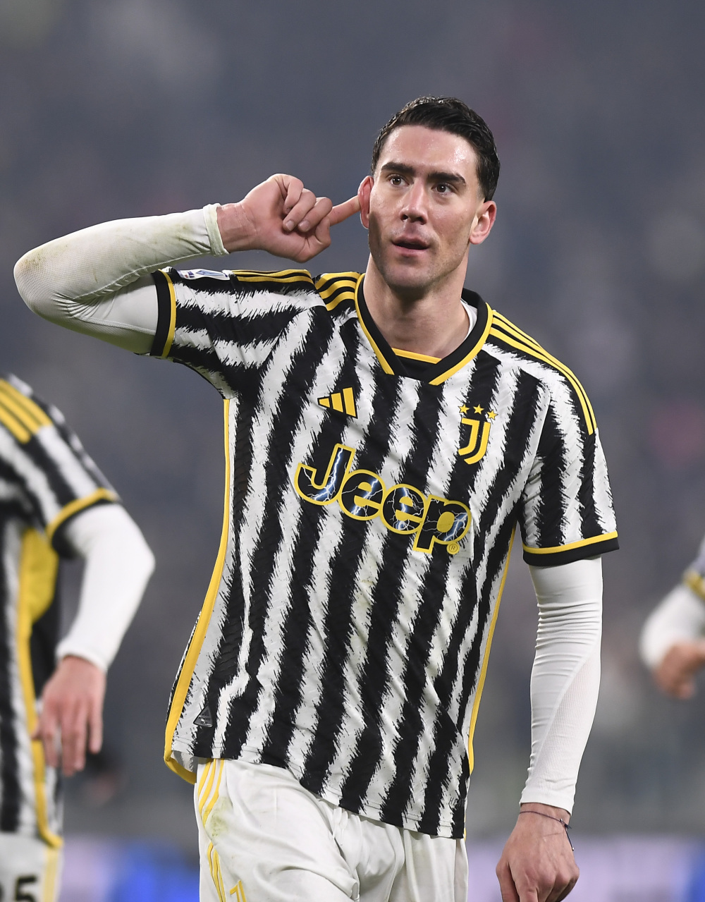 哈登快船生涯助攻来到1466次，升至队史第六位（哈登快船生涯助攻累计1466次，排名队史第六）