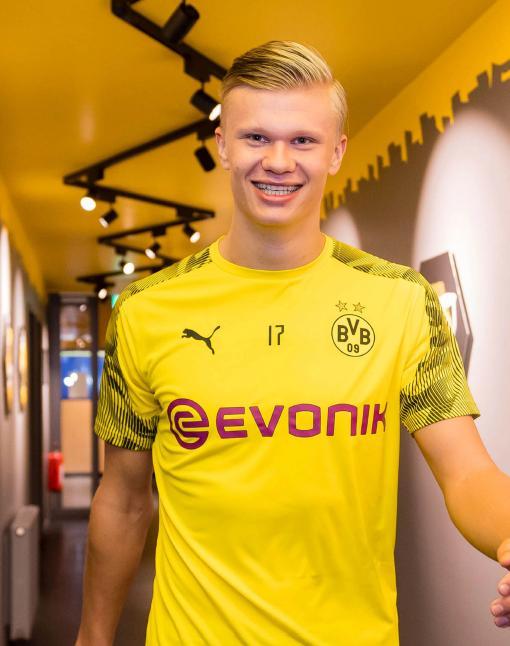 博主：柏杨最后时刻染红，停赛将在明年亚冠精英附加赛执行（博主称：柏杨终场前吃红牌，停赛顺延至明年亚冠精英附加赛）